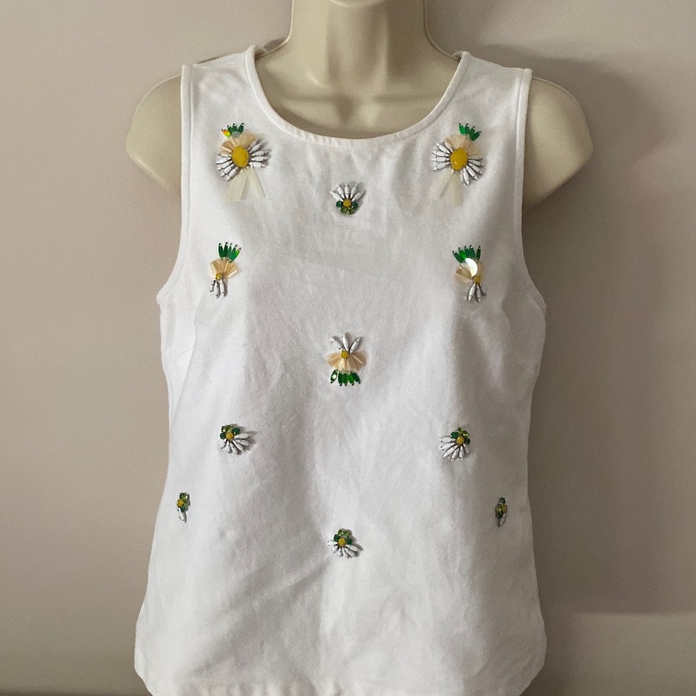 BANANA REPUBLIC Top with beautiful bids